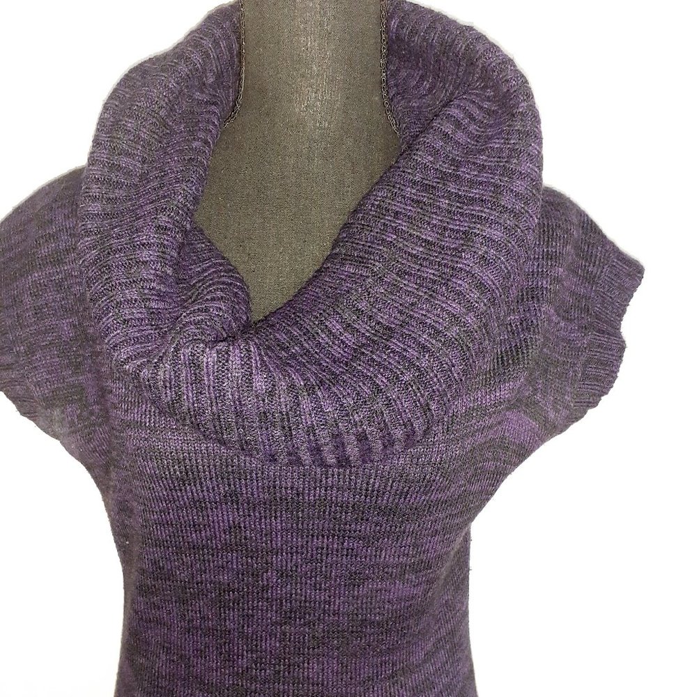 Cap-sleeved Juniors Cowl Neck Sweater Size: Med